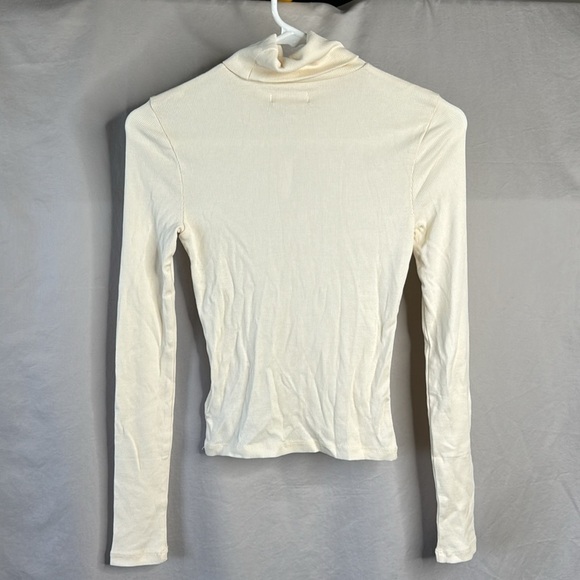 Madewell Turtleneck Long-Sleeve Tee in Antique Cream - Picture 5 of 9